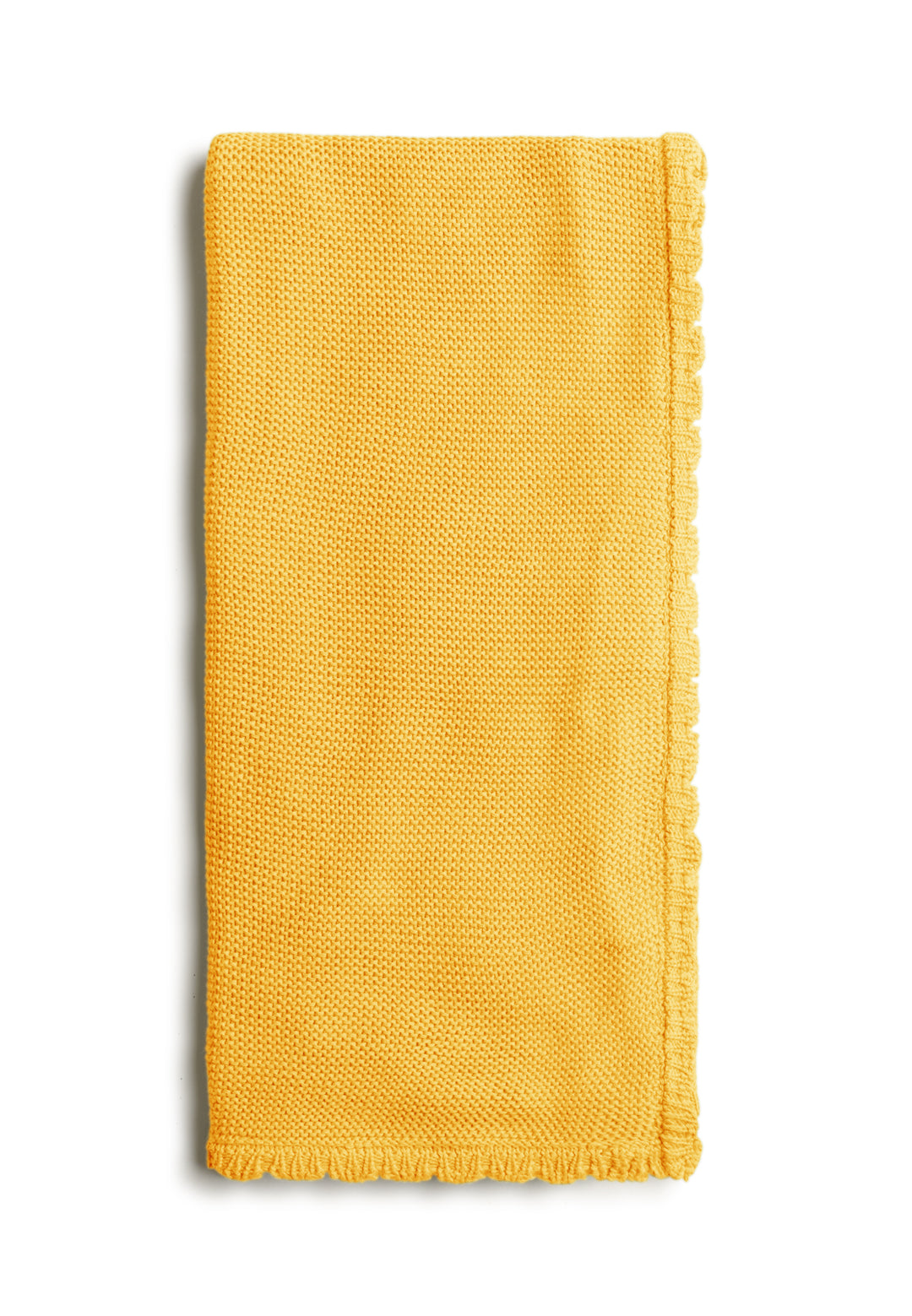 Baby knitted blanket with scalloped edge